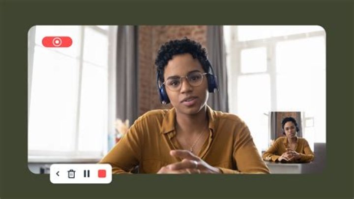 What tops look best on Zoom?