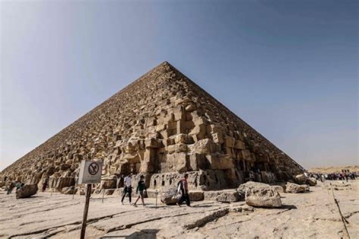What was the void found in the Great Pyramid of Giza?