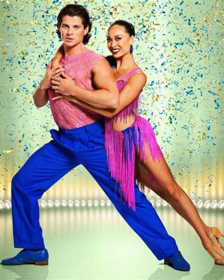 Where is Jeanette in strictly from?