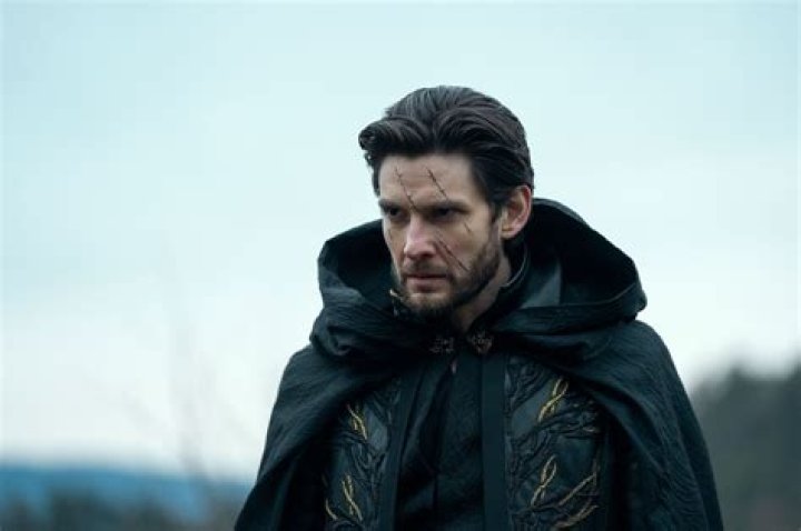 Who does the darkling end up with?