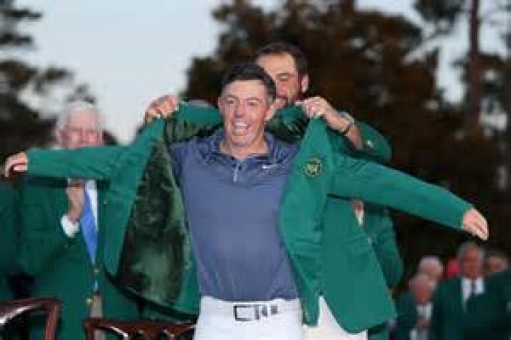 Who gets a green jacket at Augusta?