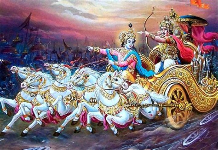 Who gifted chariot to Arjun?