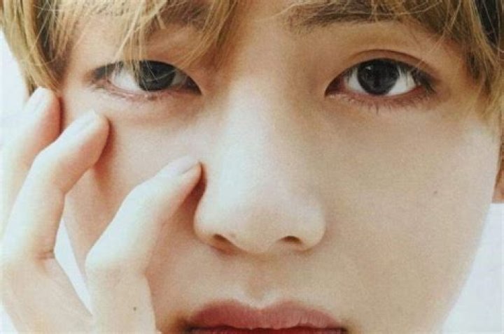 Who in BTS has double eyelids?
