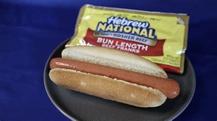 Who makes Hebrew National hotdogs?