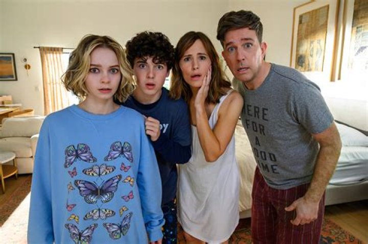 Who played the dad in life goes on?