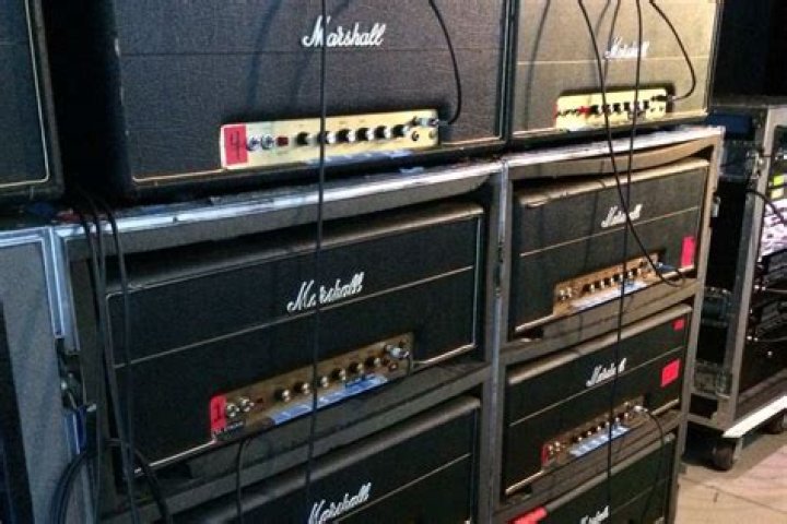 Who used a Marshall Super Lead?