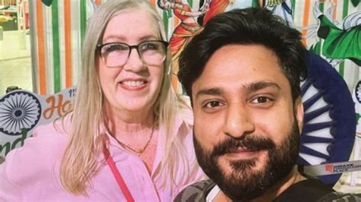 Why can't Jenny and Sumit get married in America?