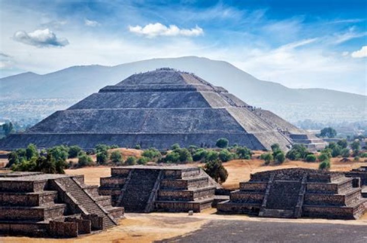Why did the Aztecs disappear?