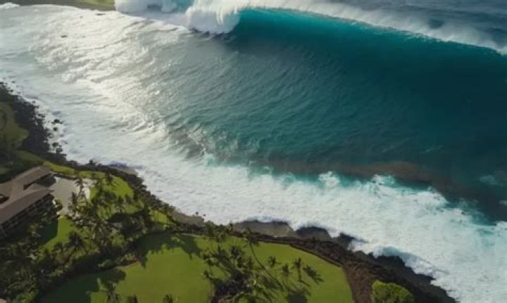 Why does Hawaii have such big waves?